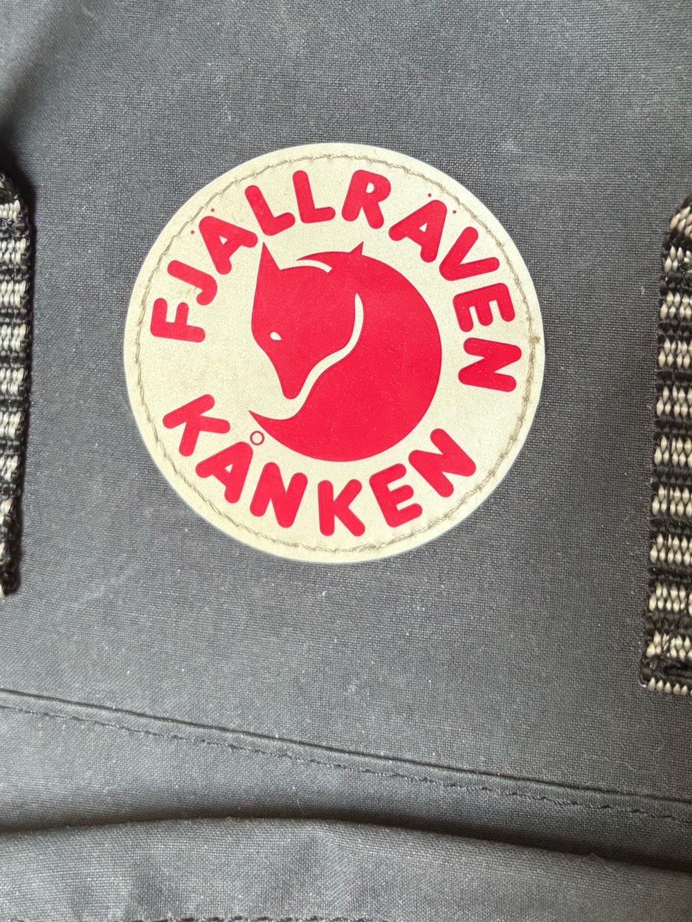 Kånken Black Backpack - Classic Daypack - Picture 10 of 10